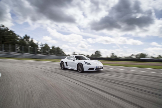 Porsche 718 Cayman S PDK