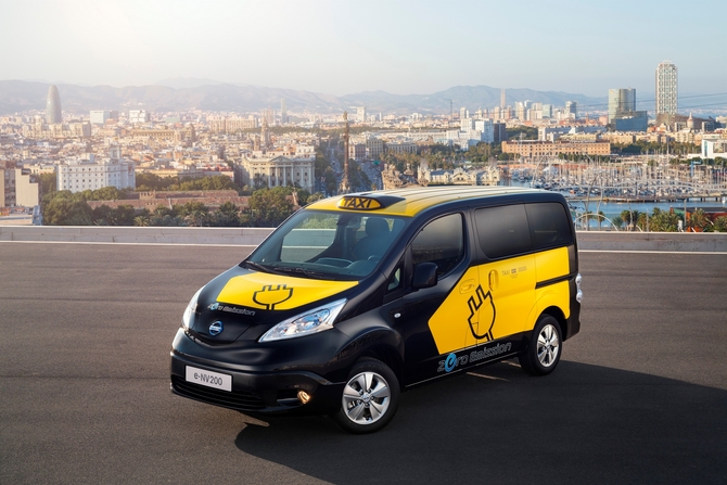 A Nissan continua à procura de mais cidades interessadas no táxi e-NV200