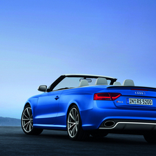 O RS5 Cabriolet atinge os 100km/h em 4.9 segundos