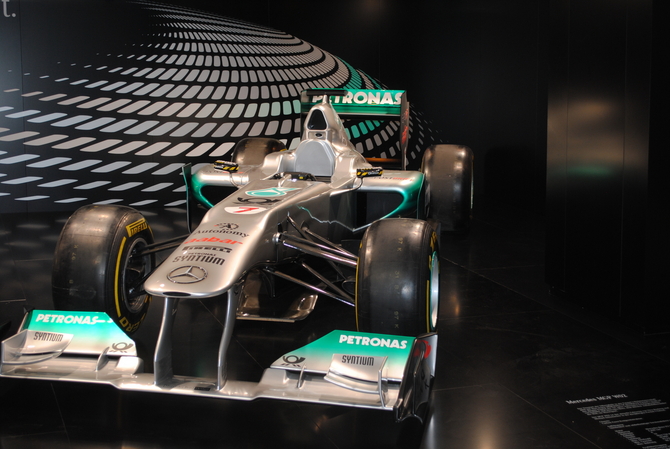 Mercedes-Benz W02