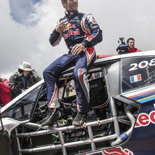 Mit seinem Erfolg holte Loeb den dritten Sieg für Peugeot nach 1988 (Ari Vatanen) und 1989 (Robby Unser) beim Bergrennen in Pikes Peak