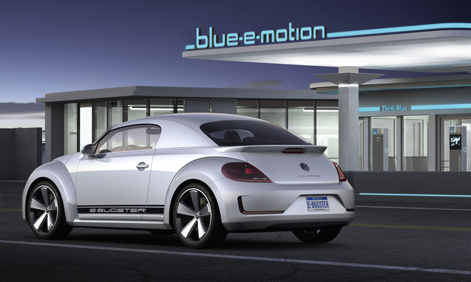 VW electrifies NAIAS with E-Bugster and Jetta Hybrid