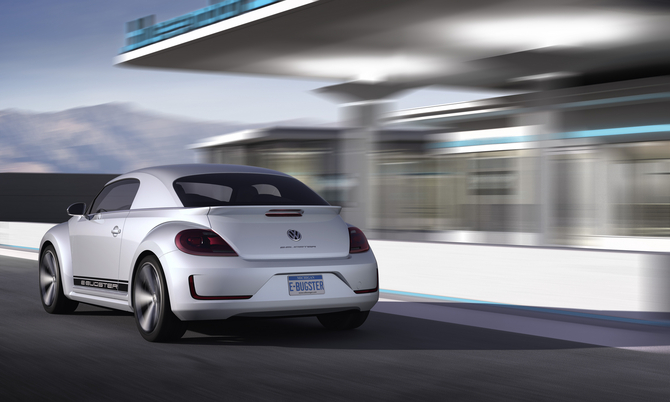 VW electrifies NAIAS with E-Bugster and Jetta Hybrid