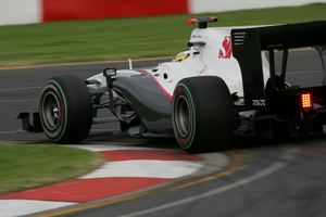 Sauber first team to copy the F-duct system