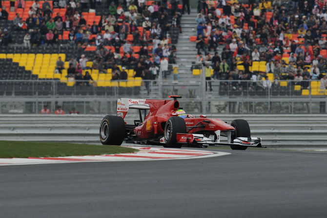 Vettel clinches pole on another Red Bull front row