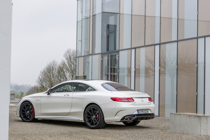 Das neue Mercedes-Benz S 63 AMG Coupé