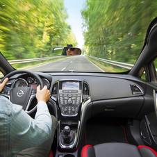 The car has a panoramic windshield that allow excellent front visibility