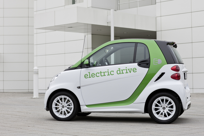 Zero-emission electric smart fortwo on the way