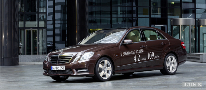 Mercedes E300 Bluetec Hybrid Offer 109g/km Emissions from a Diesel Hybrid