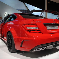 Mercedes takes the wraps off C 63 AMG Coupé Black Series (updated)