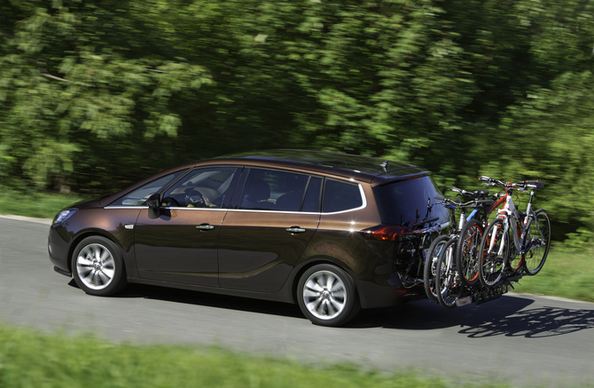 The first and second bikes can weigh up to 30kg each