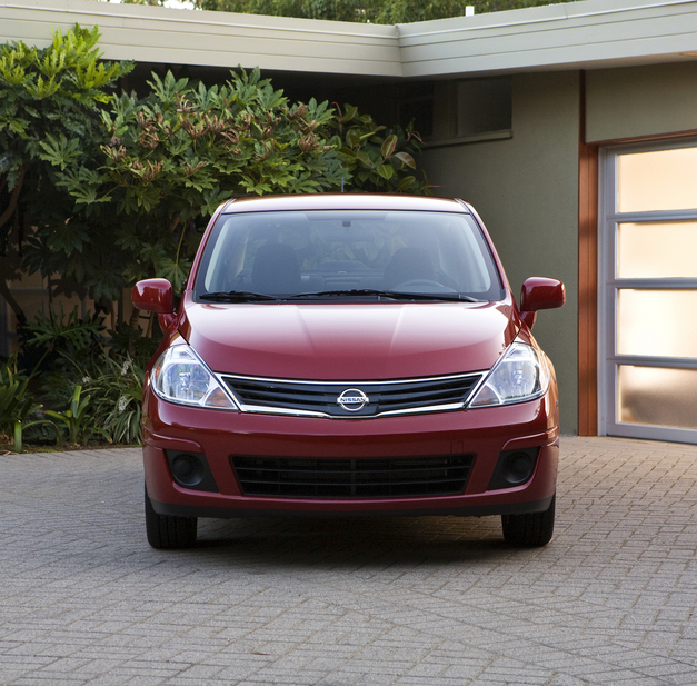 Nissan Versa Sedan 1.8 S