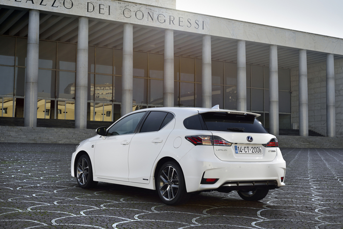 Lexus CT 200h