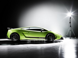 Lamborghini presents new Gallardo LP 570-4 Superleggera