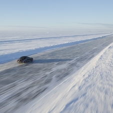 Bentley SuperSports Shatters World Speed Record on Sheet Ice