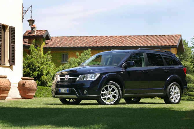 Fiat Freemont Offers Full-Size SUV for Europe