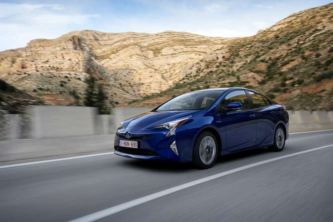 Toyota Prius 1.8 HSD Exclusive