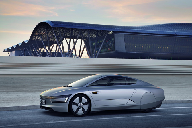 VW XL1: concept that consumes 0.9 l/100km presented in Qatar