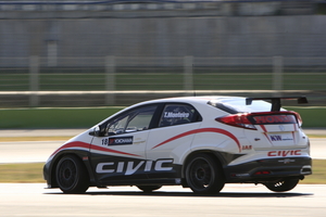 Honda Begins Testing Civic WTCC at Vallelunga