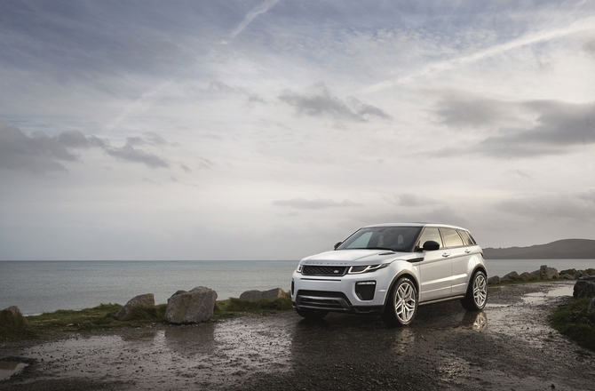 There is a possibility that the new Evoque becomes available with a cabriolet variant