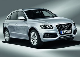 Audi presents the Audi Q5 Hybrid quattro