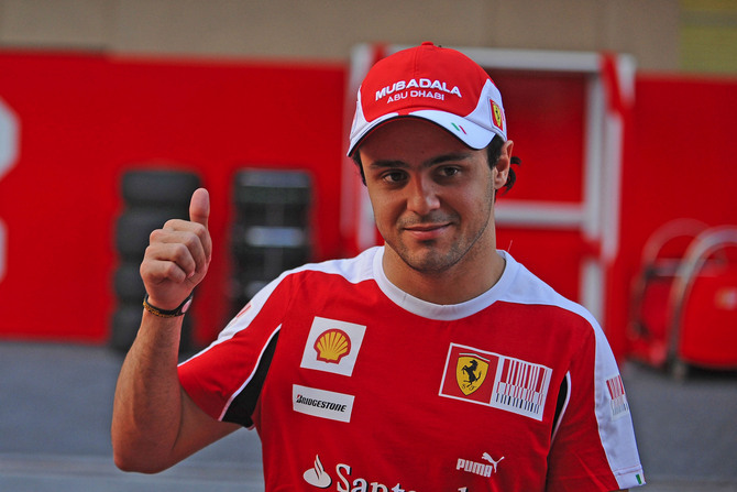 Massa denies pressure for 2011