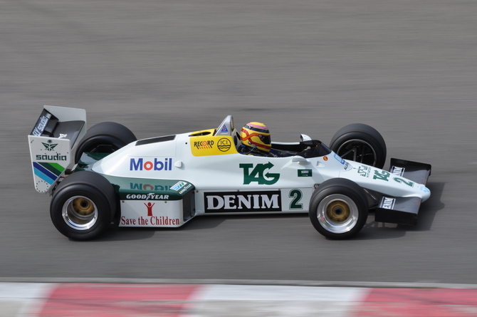 Williams FW08