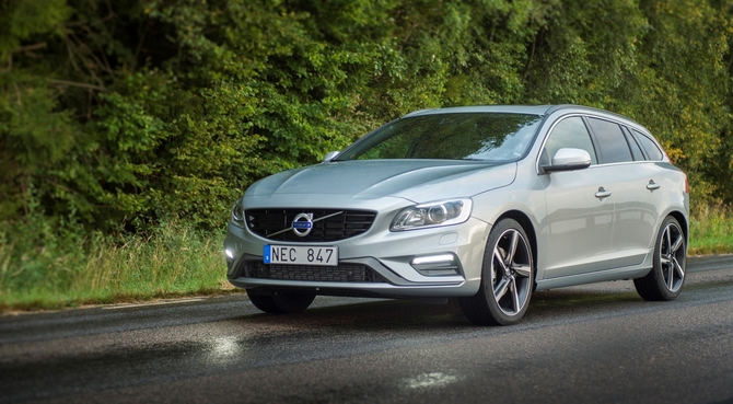 Volvo V60 D4 R-Design