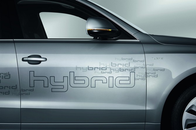 Audi presents the Audi Q5 Hybrid quattro