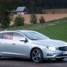 Volvo V60 T3 R-Design Momentum Geartronic