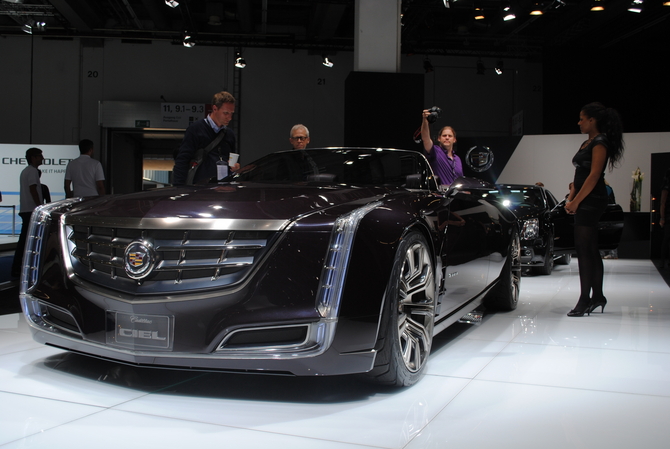 Cadillac unveils a stunner at Pebble Beach