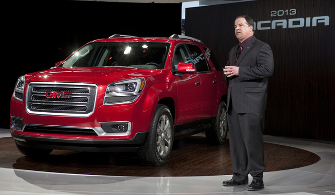 GMC Upgrades Acadia for 2013 with Revised Front