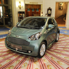 Sir Stirling Moss offers Aston Martin Cygnet to his wife