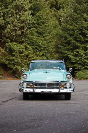 Ford Fairlane Crown Victoria Skyliner