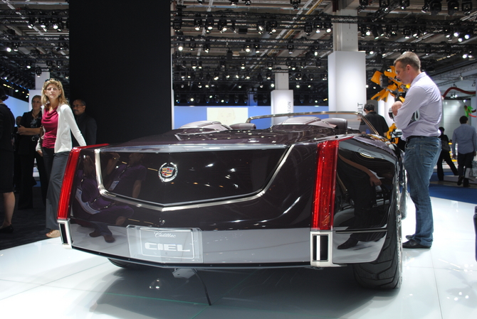 Cadillac unveils a stunner at Pebble Beach