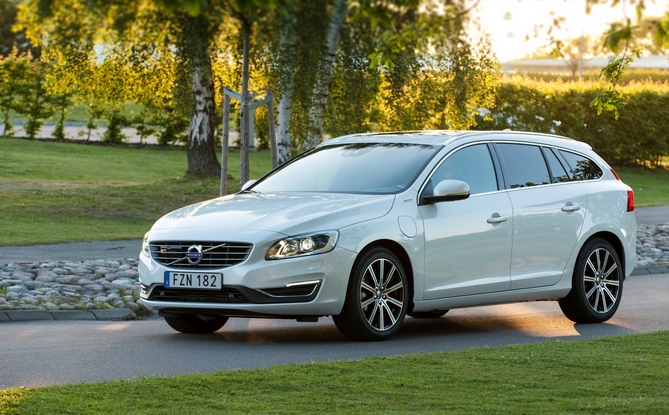 Volvo V60 D6 AWD Summum PHEV Geartronic