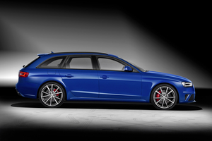 Audi RS 4 Avant Nogaro is powered by a 4.2 FSI engine with 450PS and 430Nm of torque