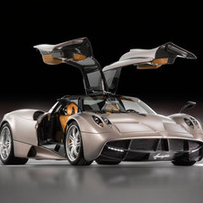 Pagani unveils the Huayra