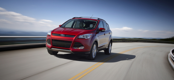 2013 Ford Escape All-Wheel Drive System Stops Skid Before It Happens