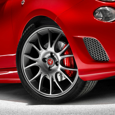 Abarth presenting new 695 Tributo Ferrari in Geneva