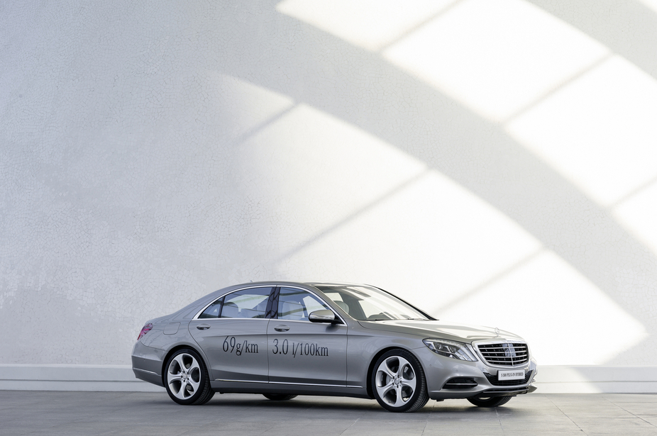 Mercedes is aiming for continuous CO2 emissions reductions