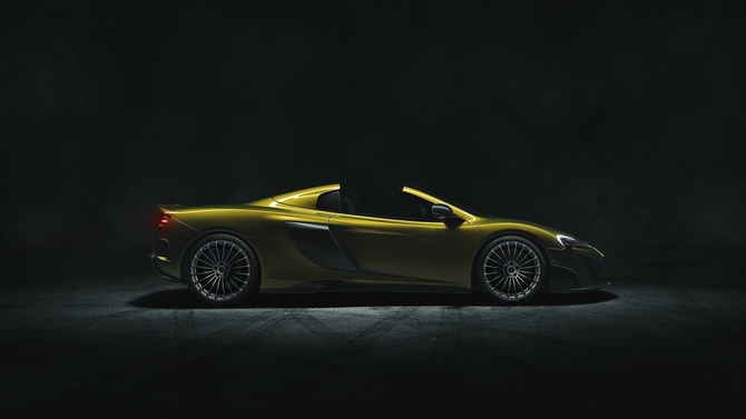 The new Spider is equipped with the same V8 twin-turbocharged 3.8-liter of Coupé with 675hp and 700Nm of torque