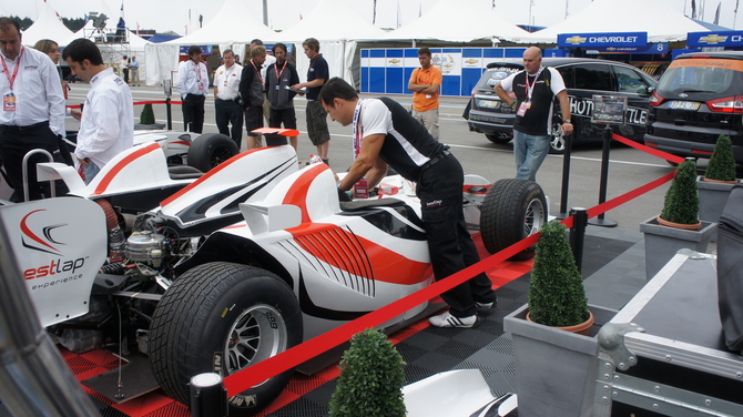 F1 3 seater at the WTCC Porto 2011