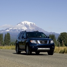 Nissan Pathfinder SV 4X4