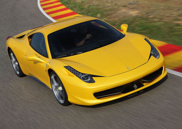 Ferrari introduziu o 458 em 2009