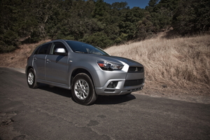 Mitsubishi Outlander Sport ES 2WD