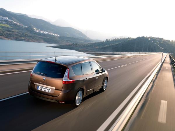Renault Grand Scénic III 1.9 dCi 130cv FAP Luxe Renault Grand Scénic III 1.9 dCi 130cv FAP Luxe