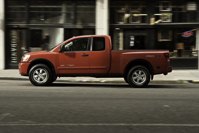 Nissan Titan Crew Cab SL 4X4 SWB