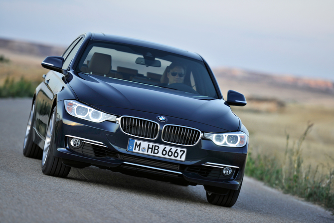 BMW 328i AT Luxury