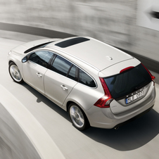 Volvo V60 Plug-in Hybrid debuts in Geneva